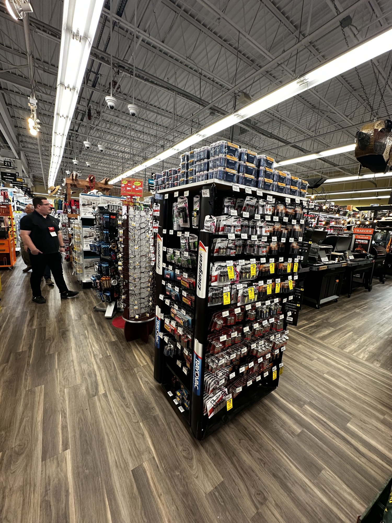 Aubuchon Hardware - Image 4